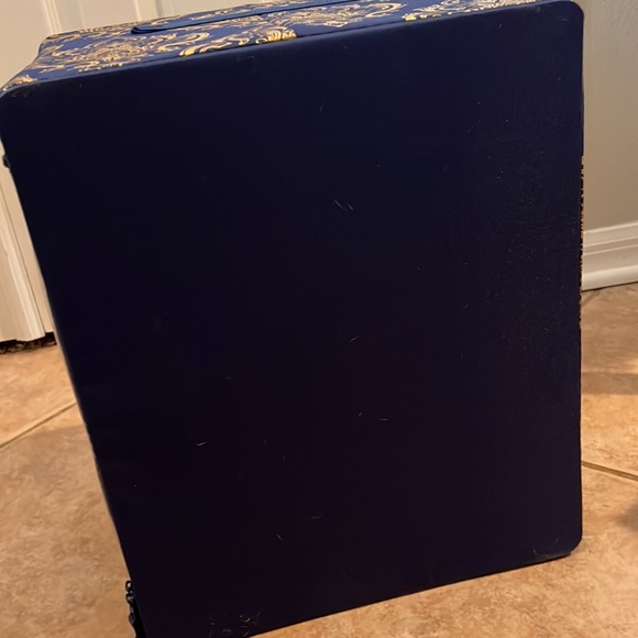 Storage bin - Picture 5 of 6